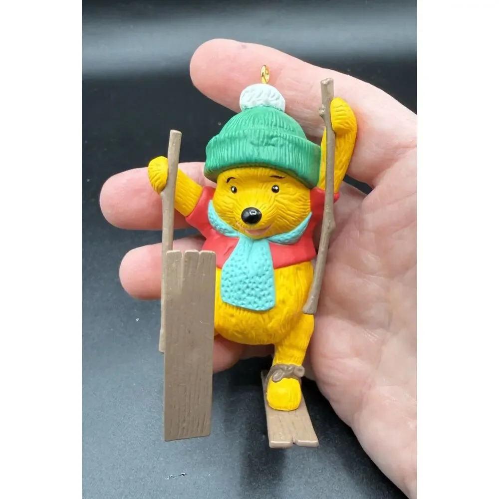 Vintage Hallmark Ornament Winnie the Pooh Collection 1993 Skiing No Box LO14